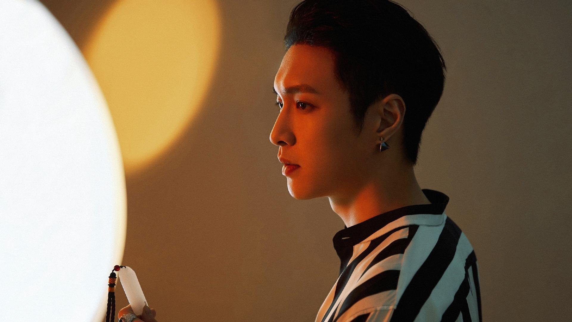 球迷自发组织为球队送行展现深厚情感,自发组织的足球赛