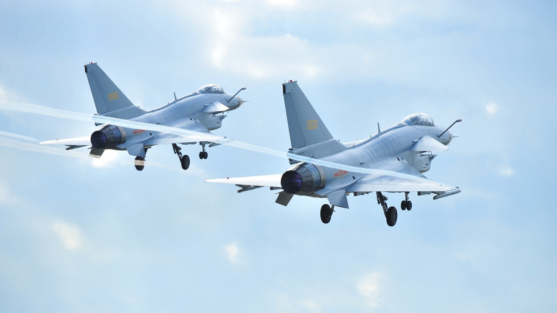 英格兰队在2024年欧洲杯决赛中2-1不敌西班牙,连续两届获得亚军,英格兰进欧洲杯决赛上半场